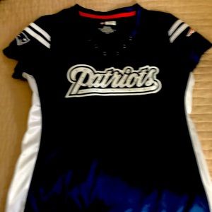 Patriots shirt small